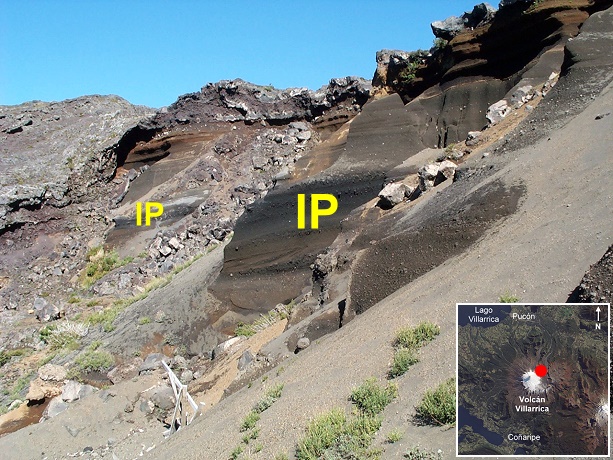 Antiguo refugio de esquí: depósitos Ignimbrita Pucón